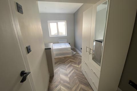 1 bedroom house to rent, Victoria Street, Sheerness, ME12
