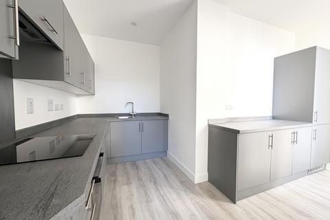 2 bedroom flat to rent, Hartington Place, Eastbourne, BN21