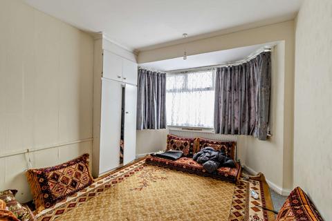 3 bedroom semi-detached house for sale, Lodore Gardens, London, NW9