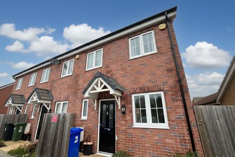 3 bedroom end of terrace house to rent, East Hall Close, Sittingbourne ME10