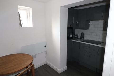 Studio to rent, Rosemary Road, Clacton-on-Sea, CO15