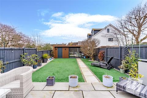 3 bedroom semi-detached house for sale, Hatch Road, Pilgrims Hatch, Brentwood, Essex, CM15