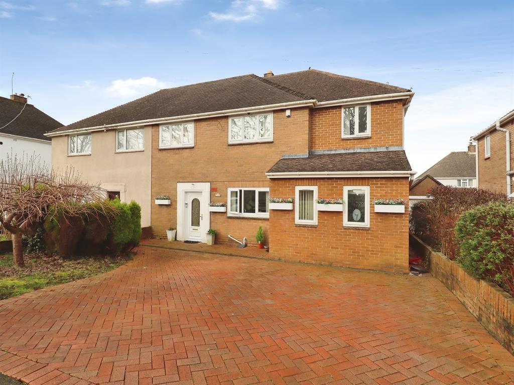 4 bedroom semi-detached house for sale