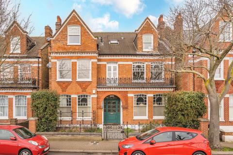 2 bedroom flat for sale, Elmbourne Road, London SW17