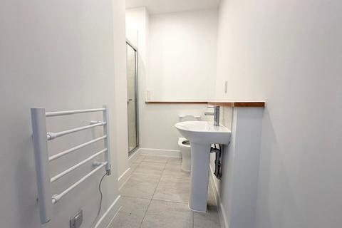 2 bedroom flat to rent, Hartington Place, Eastbourne, BN21