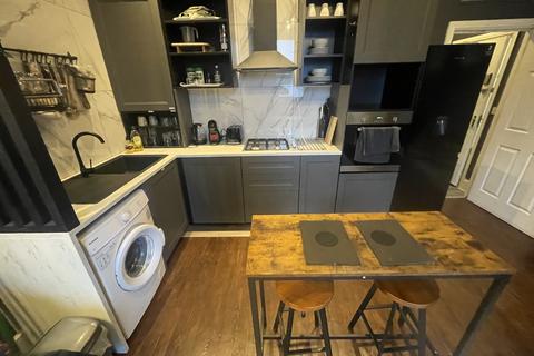 2 bedroom flat to rent, Bentley Road, Liverpool, L8