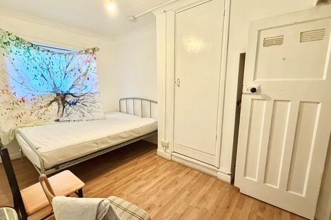undefined, High Street, Biggleswade, SG18