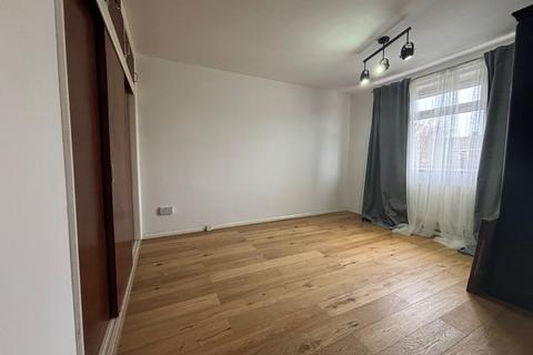 1 bedroom flat to rent, Stockbreach Close, HATFIELD