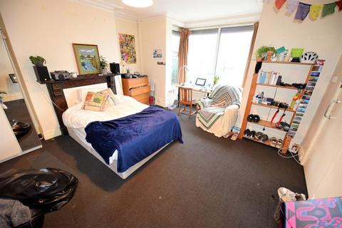 3 bedroom house to rent, 5 Wrangthorne Place
