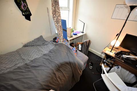 3 bedroom house to rent, 5 Wrangthorne Place