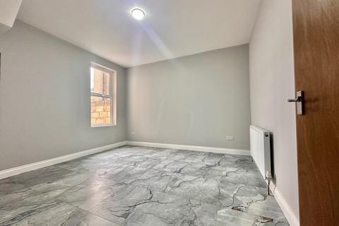 4 bedroom house to rent, Thorpe Road, Barking, IG11