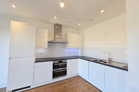 2 bedroom flat to rent, Lismore Boulevard, London, NW9