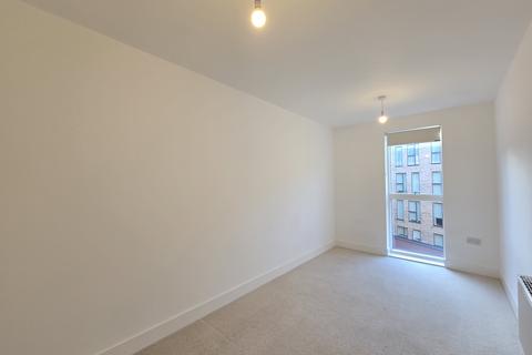 2 bedroom flat to rent, Lismore Boulevard, London, NW9