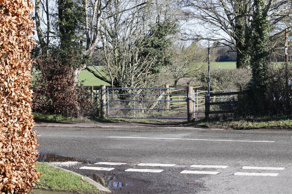 Nettleden Road, Little Gaddesden, HP4 1 PP NB  16.j