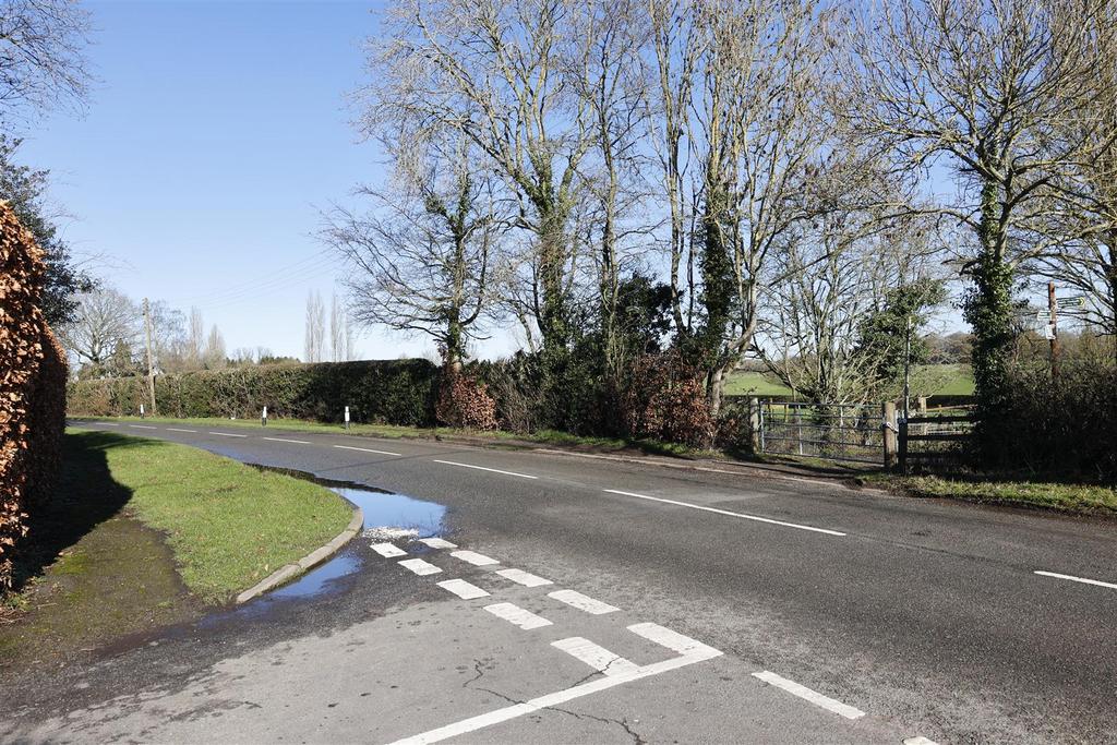 Nettleden Road, Little Gaddesden, HP4 1 PP NB  17.j