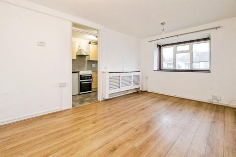 1 bedroom apartment for sale, Hood Road, Rainham