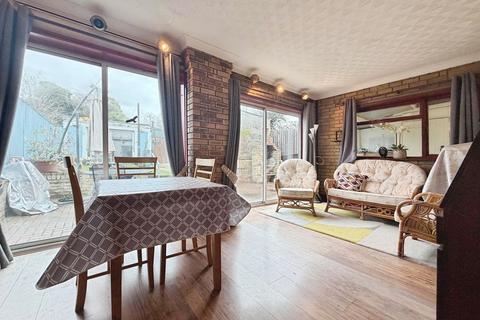 4 bedroom semi-detached house for sale, Peverel Road, Cambridge