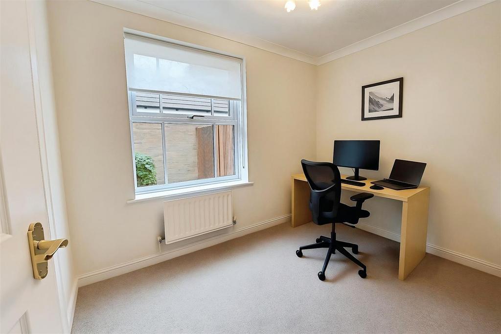 5d004b33-Office.jpg