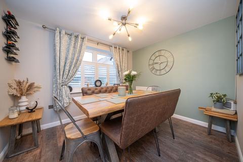 undefined, Burgundy Drive, Hemel Hempstead, HP2