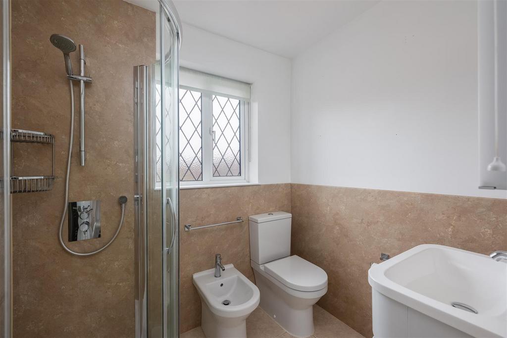 Marshall Drive 36 Shower Room.jpg