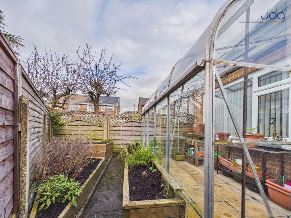 A productive Green House area for growing herbs...