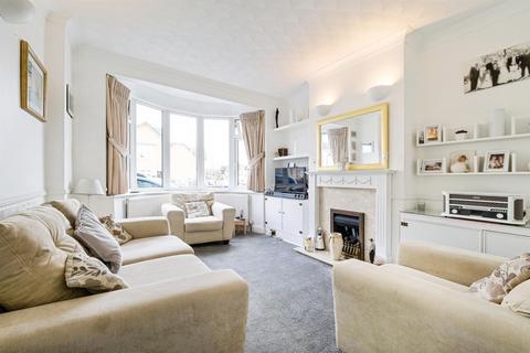 3 bedroom semi-detached house for sale, Rainham Road, Rainham