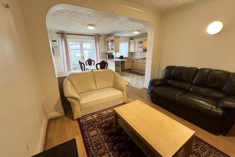 undefined, Clevedon Gardens, HOUNSLOW TW5