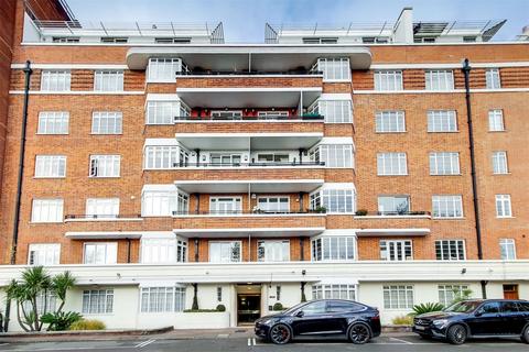 St. James Close, St Johns Wood, London, NW8