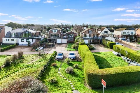 3 bedroom detached house for sale, Sea View Promenade, CM0