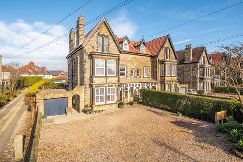 2 bedroom flat to rent, Hookstone Chase, Harrogate, HG2