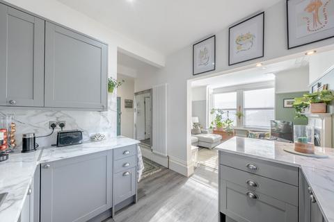 2 bedroom flat to rent, Hookstone Chase, Harrogate, HG2