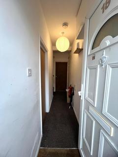 Studio to rent, Gordon Road, Hounslow TW3
