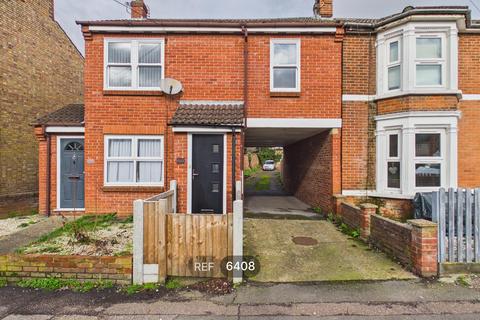 2 bedroom flat to rent, Pownall Crescent, Colchester, CO2 7RD