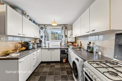 3 bedroom apartment for sale, Yelverton Road, London