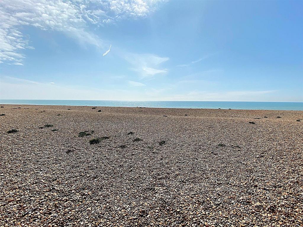 Beach Hut 32 Glyne Gap - View4.jpg