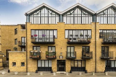 2 bedroom flat for sale, Burrells Wharf Square, London E14
