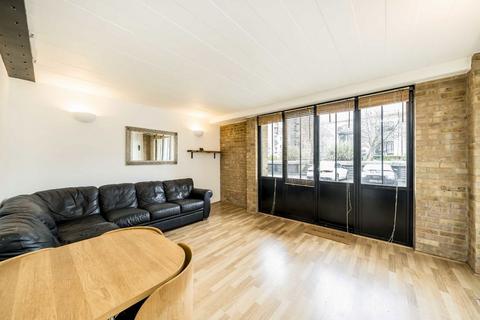 2 bedroom flat for sale, Burrells Wharf Square, London E14