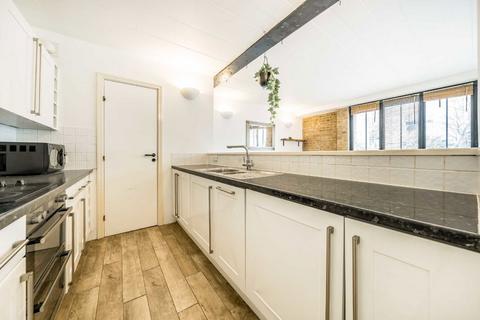 2 bedroom flat for sale, Burrells Wharf Square, London E14