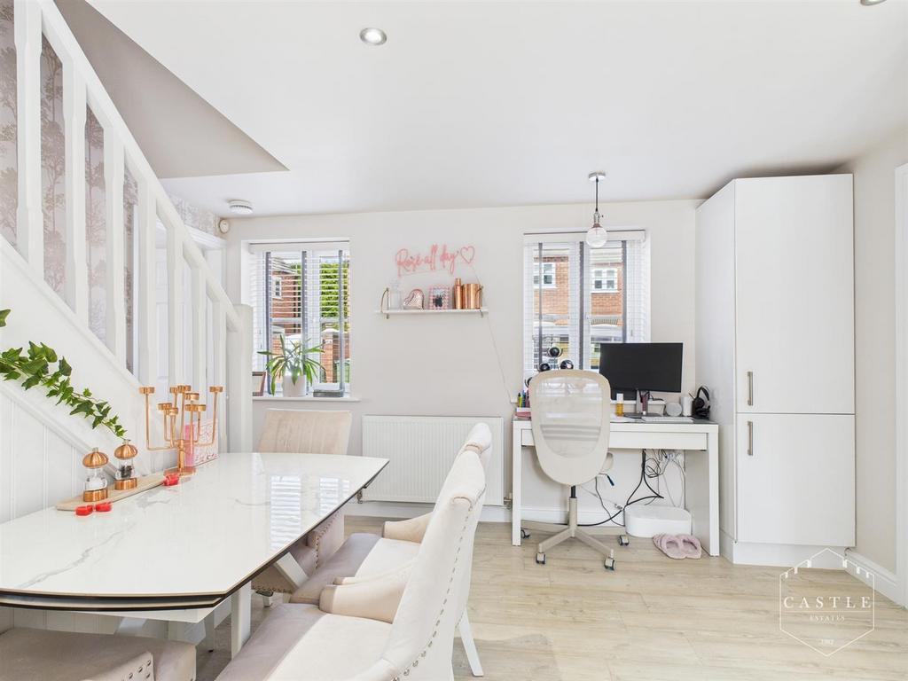 Dining kitchen