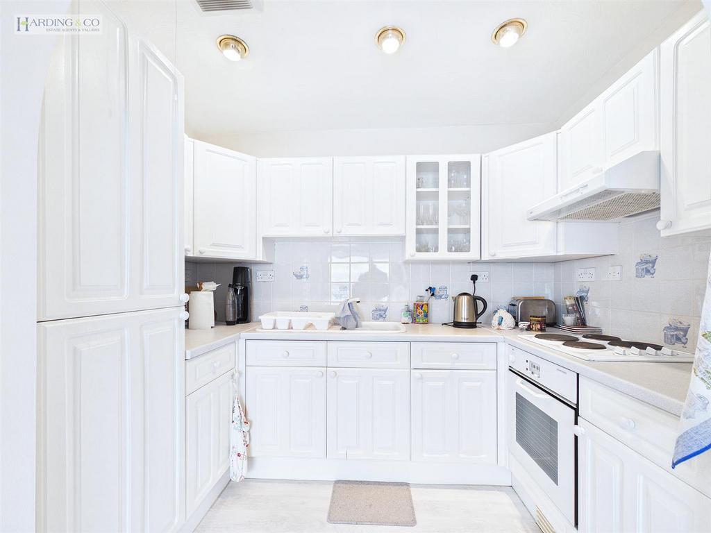 Kitchen 1.jpg