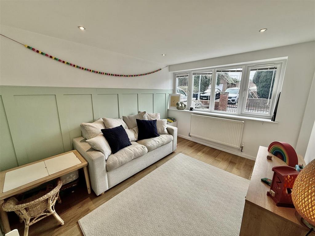 Bedroom four/payroom