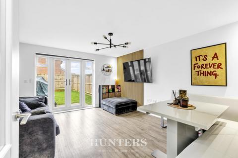 3 bedroom semi-detached house for sale, Kirkfell Drive, Middleton, Manchester, M24