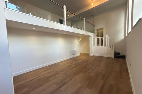 2 bedroom block of apartments to rent, St Johns Road, Hemel Hempstead