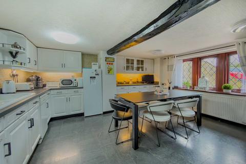 2 bedroom semi-detached house for sale, White Lee Road, Batley