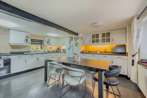 2 bedroom semi-detached house for sale, White Lee Road, Batley