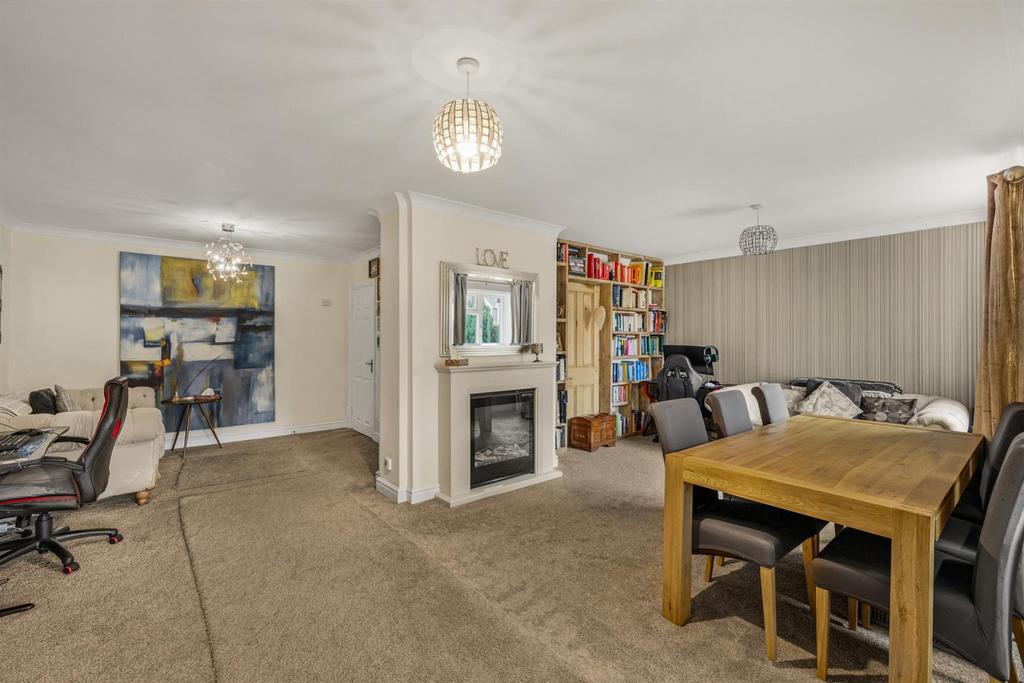 22 Llandegveth Close-4.jpg