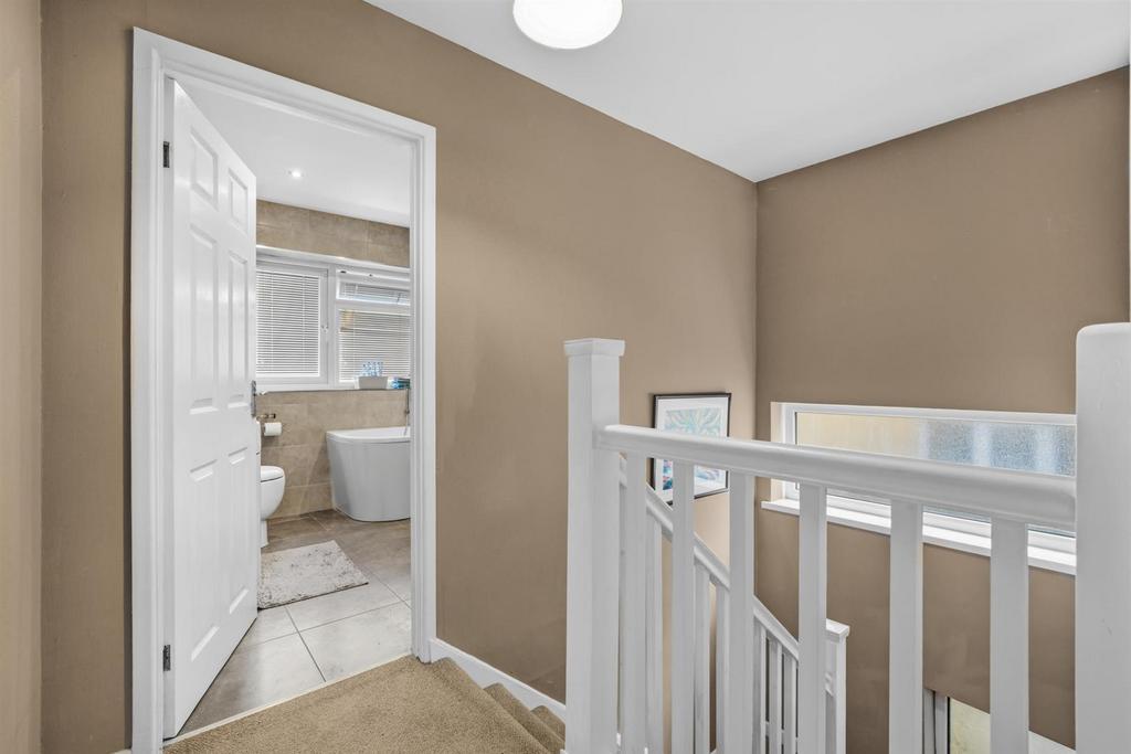 22 Llandegveth Close-23.jpg