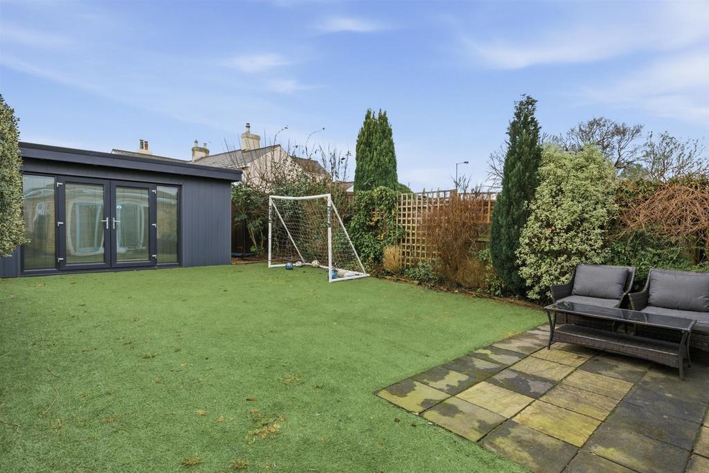 22 Llandegveth Close-26.jpg