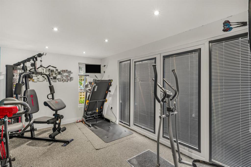 22 Llandegveth Close-25.jpg