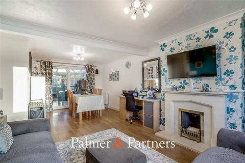 3 bedroom semi-detached house for sale, Cheviot Drive, Essex CM1